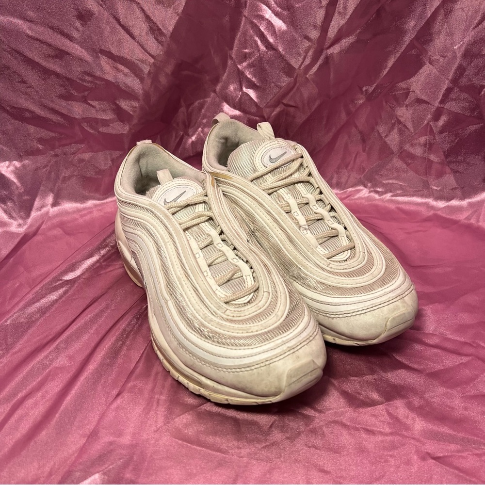 White Nike Air Max 97